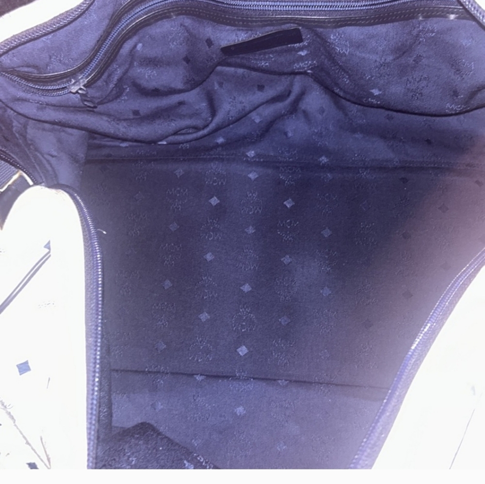 MCM White and Black Duffel Bag size 55 - Picture 8 of 12